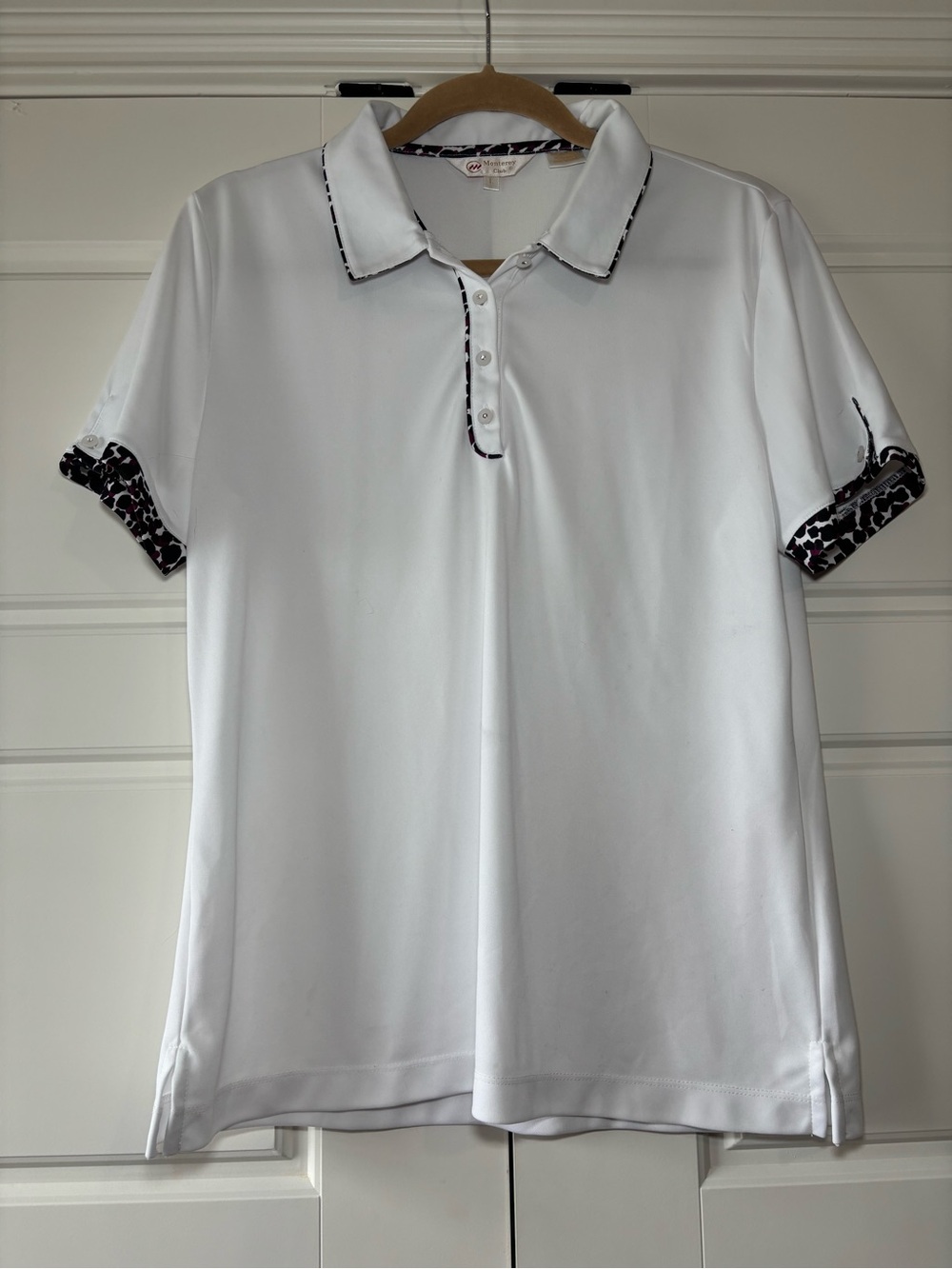 Monterey Club Women’s White Golf Polo Shirt w animal print trim. Size Large